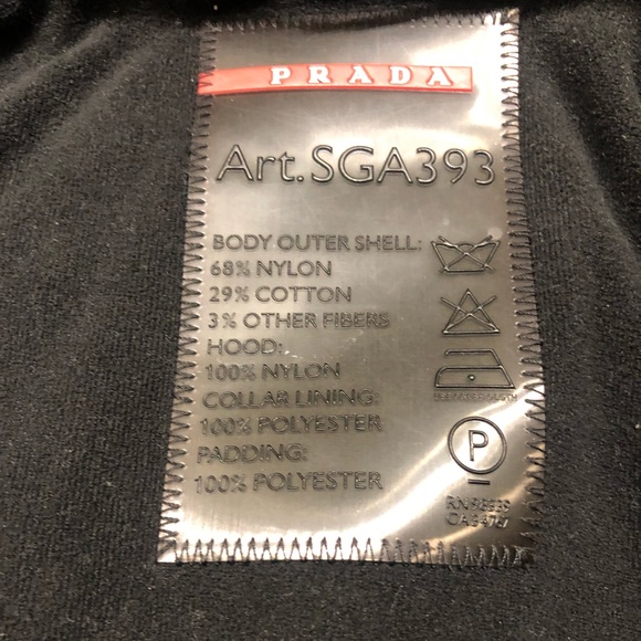 Prada - Picture 3 of 5